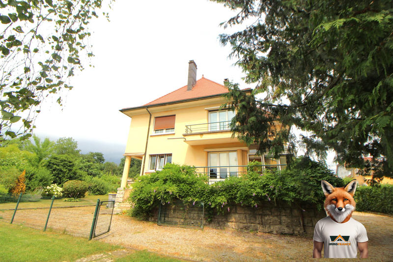 Maison - 246 m² - 9 pièces