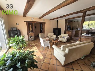 Maison traditionnelle - 138 m² - 6 pièces