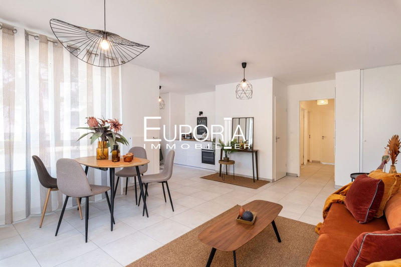 Appartement - 89 m² - 4 pièces