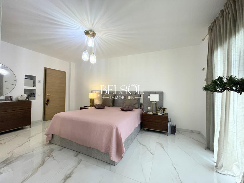 Villa - 216 m² - 7 pièces