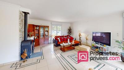 Maison - 230 m² - 8 pièces