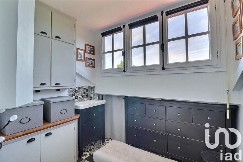 Maison - 250 m² - 10 pièces