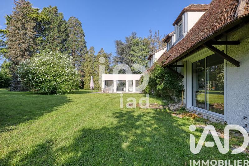 Maison - 232 m² - 7 pièces