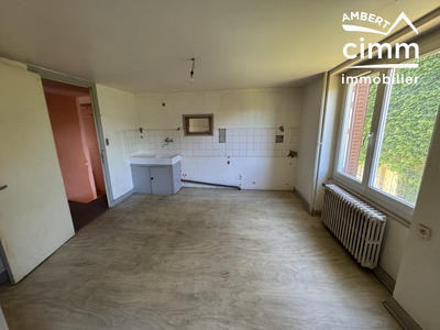 Maison - 180 m² - 12 pièces