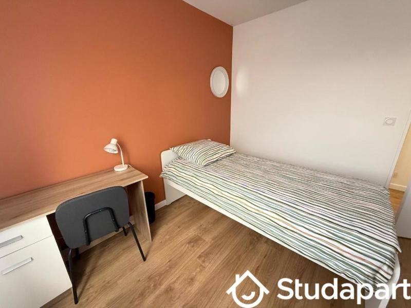 Chambre - 10 m² - 1 pièce