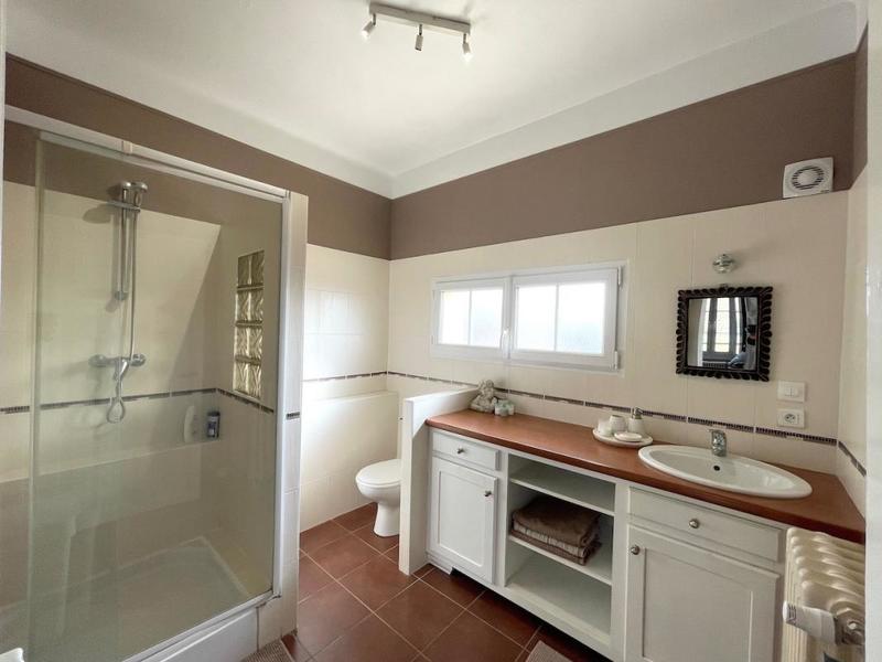 Maison - 137 m² - 8 pièces