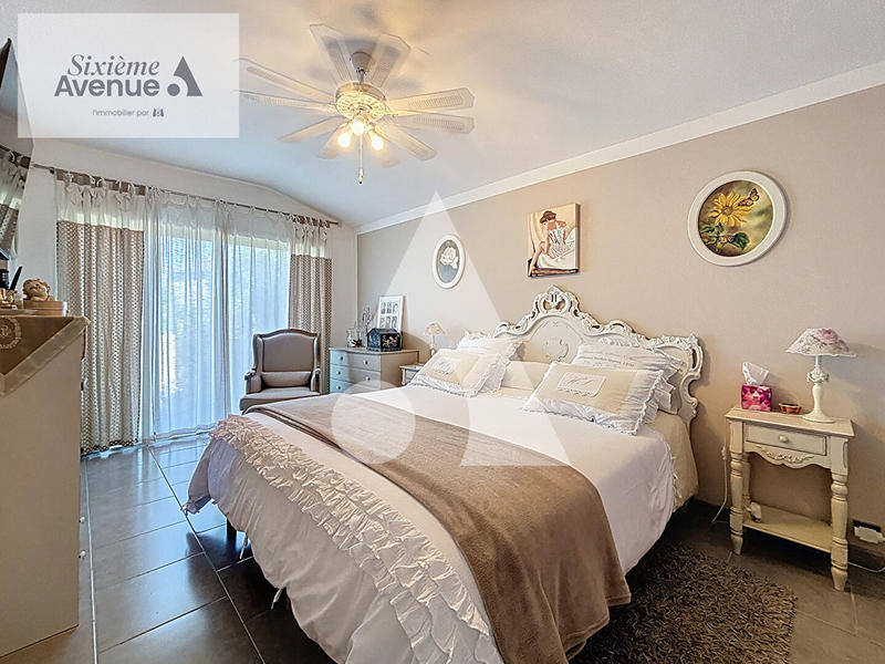 Villa - 145 m² - 6 pièces