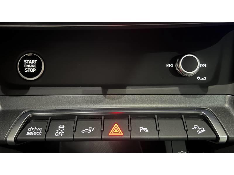 Audi Q3 45 TFSIe 245 ch s tronic 6 s line