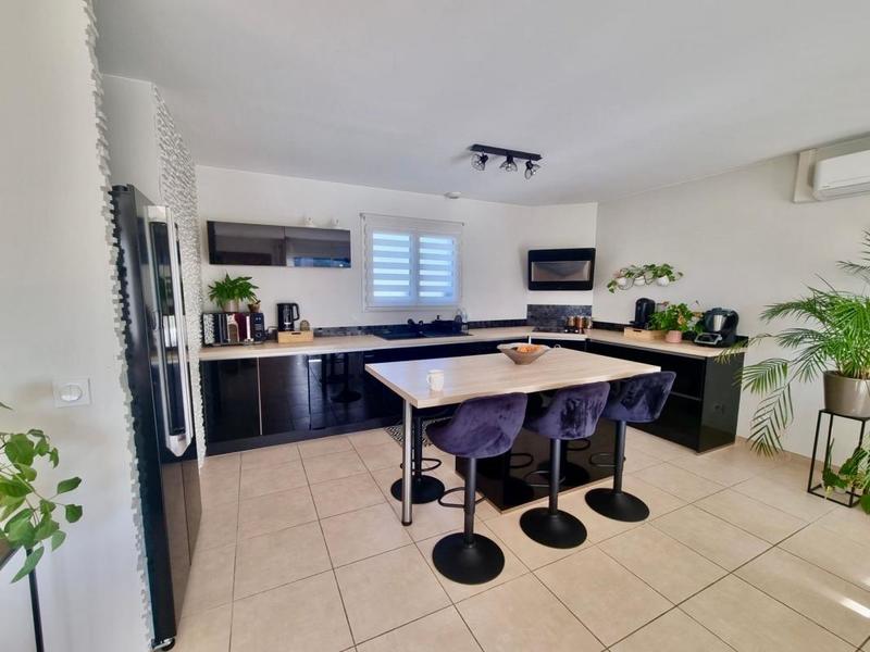 Maison - 110 m² - 4 pièces