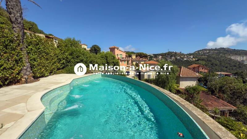 Maison - 333 m² - 10 pièces