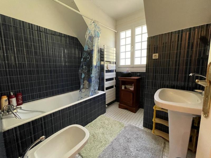 Villa - 280 m² - 10 pièces