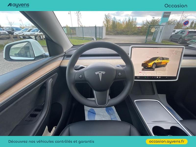 Tesla Model y Standard Rwd