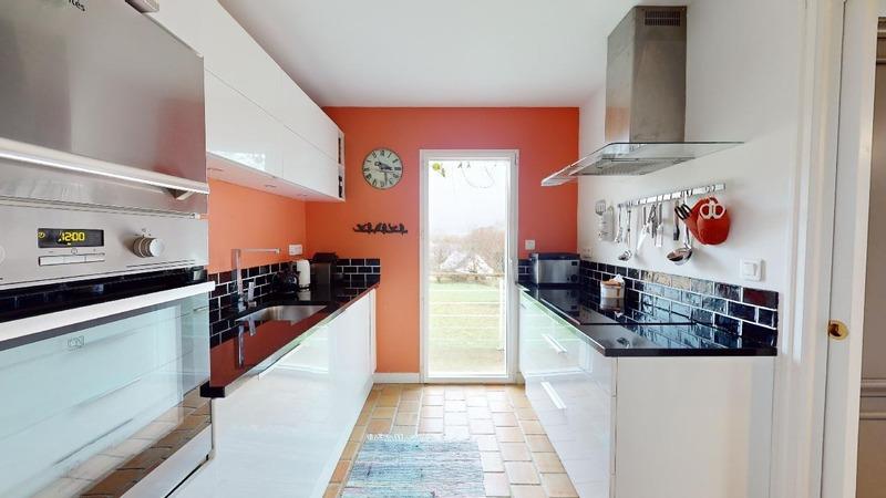 Maison - 210 m² - 8 pièces