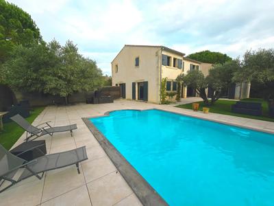 Villa - 280 m² - 8 pièces