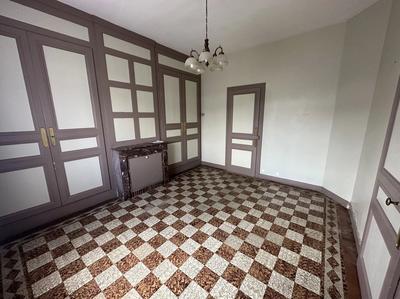 Maison - 202 m² - 6 pièces