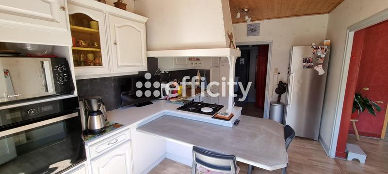 Maison - 234 m² - 13 pièces