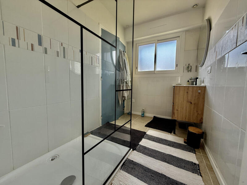 Maison traditionnelle - 151 m² - 6 pièces