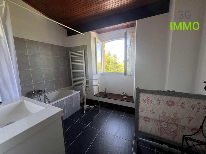 Maison - 375 m² - 10 pièces