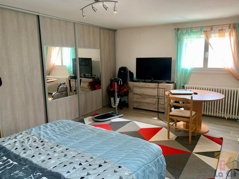 Maison - 197 m² - 6 pièces