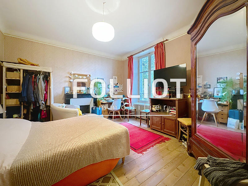 Maison - 235 m² - 12 pièces