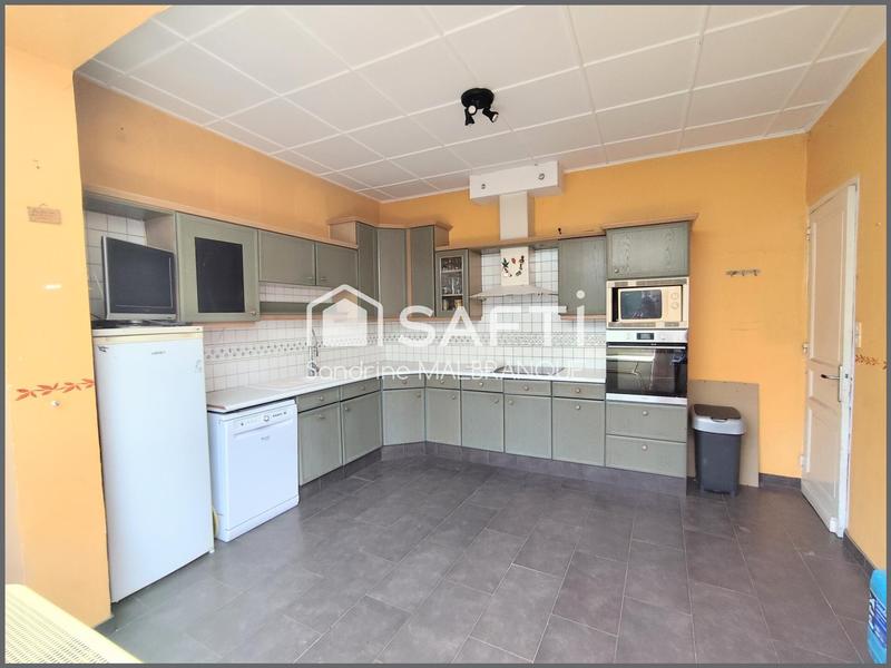 Maison - 247 m² - 6 pièces