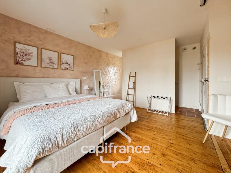 Maison - 299 m² - 11 pièces