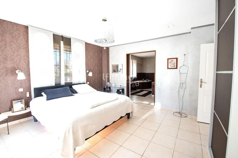 Maison - 166 m² - 6 pièces