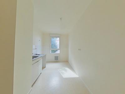 Appartement ancien - 83 m² - 4 pièces