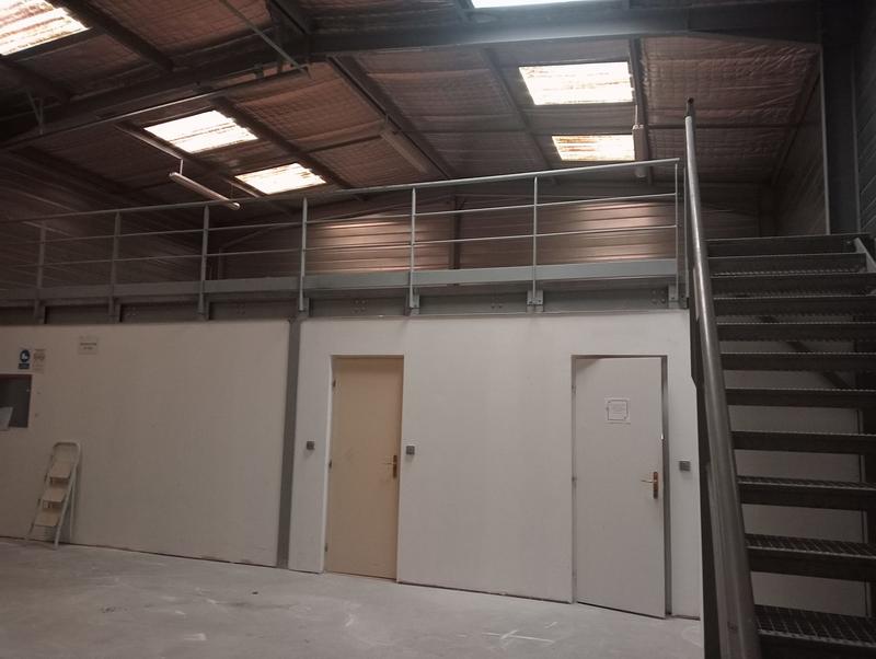 Entrepôt - 200 m²