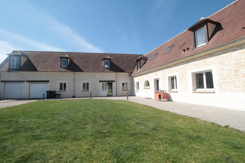 Maison - 280 m² - 8 pièces