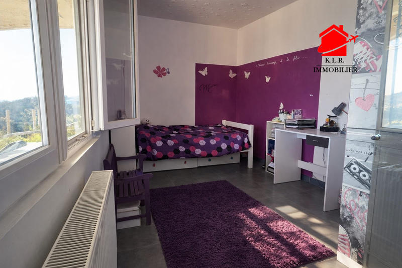 Maison - 201 m² - 8 pièces