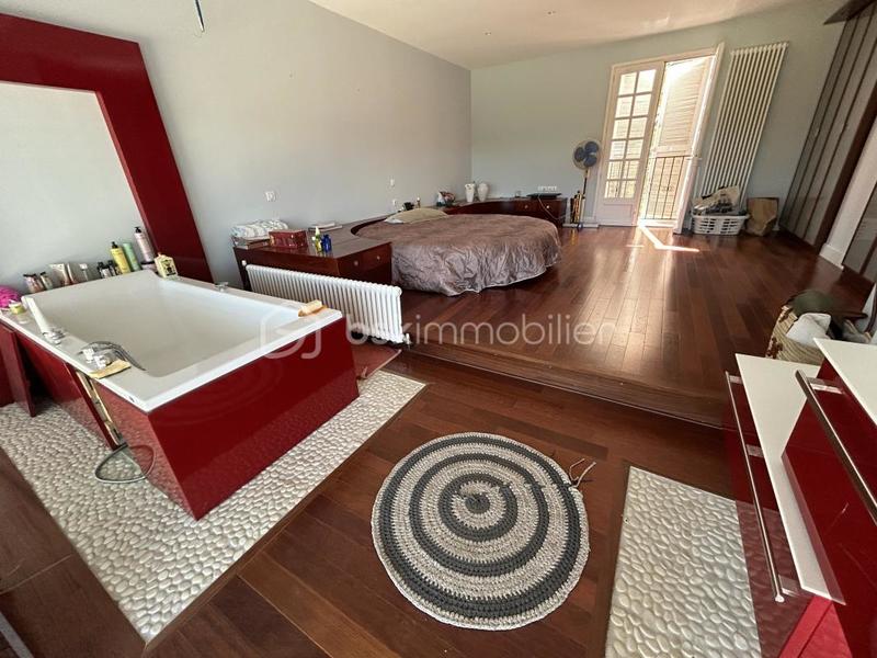 Propriété - 600 m² - 13 pièces