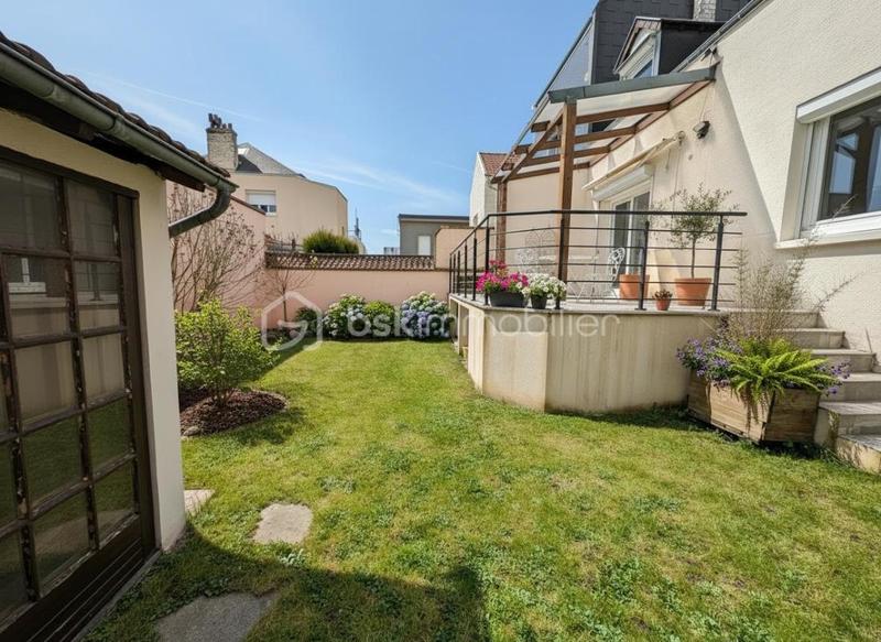 Maison - 90 m² - 6 pièces