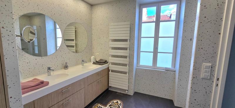 Maison - 180 m² - 9 pièces