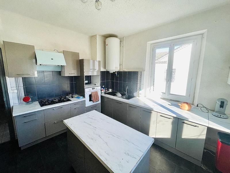 Maison - 198 m² - 7 pièces