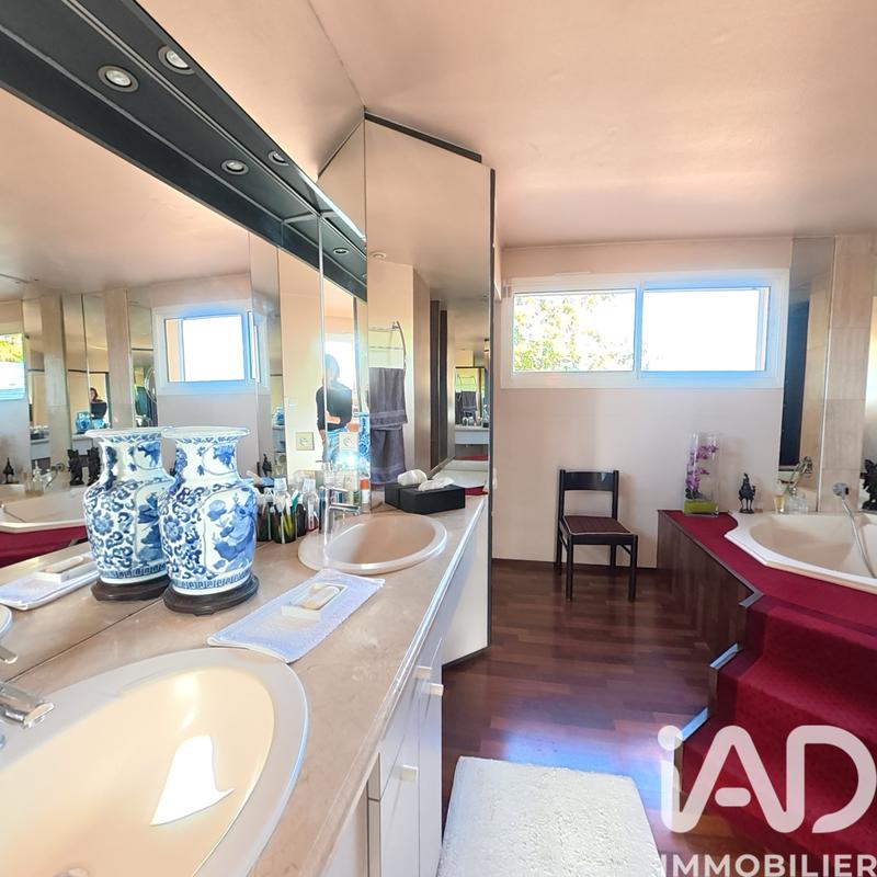 Maison - 350 m² - 6 pièces