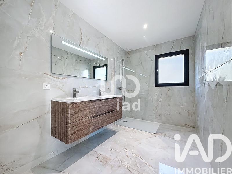 Maison - 180 m² - 5 pièces