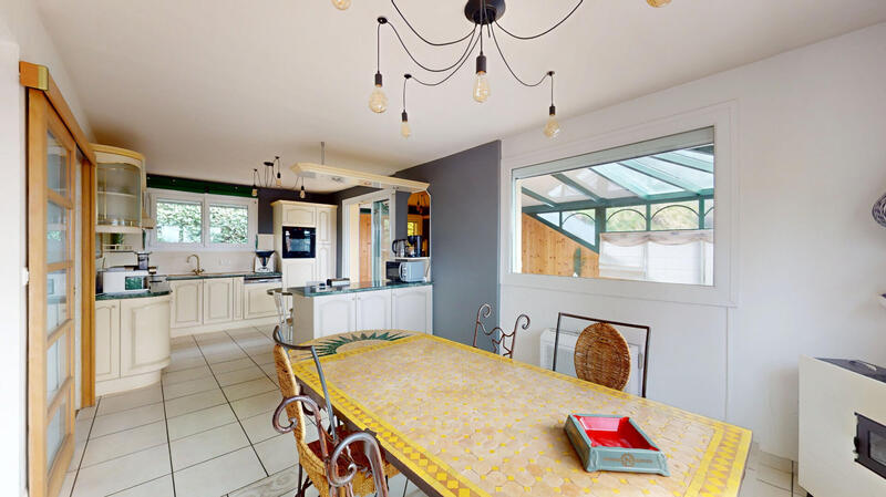 Maison - 160 m² - 8 pièces