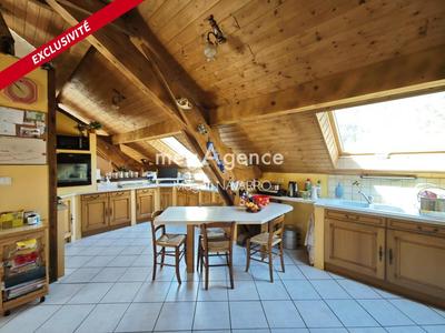 Maison - 247 m² - 7 pièces