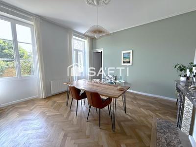 Maison de maîtres - 320 m² - 12 pièces