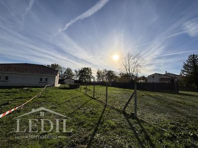 Terrain constructible - 865 m²