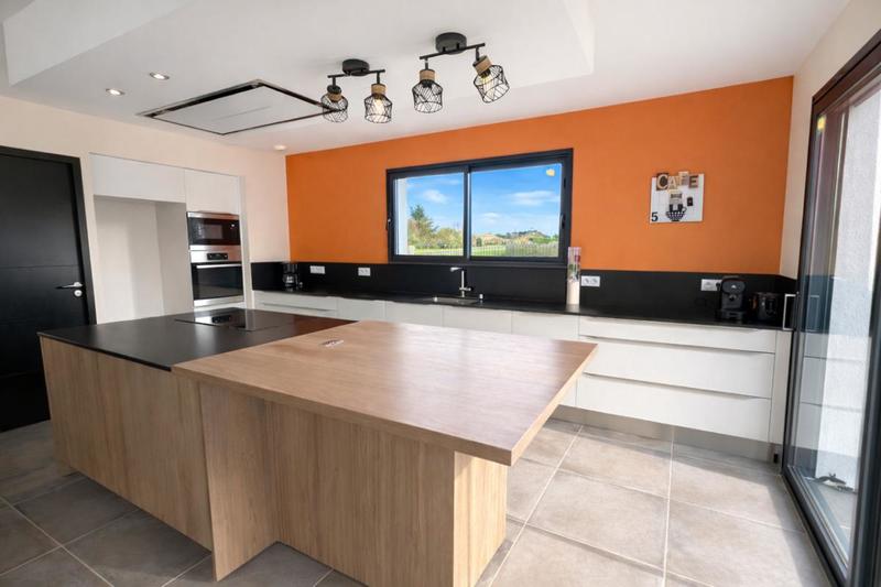 Maison - 174 m² - 8 pièces