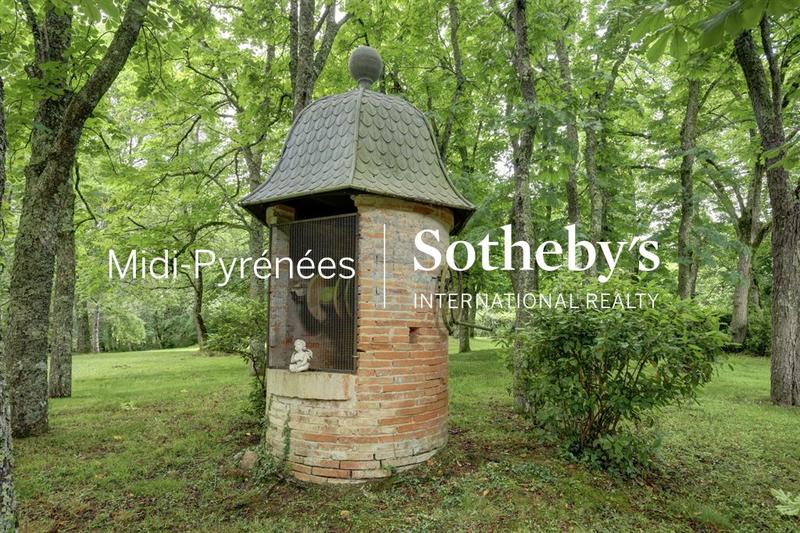 Château - 302 m² - 8 pièces