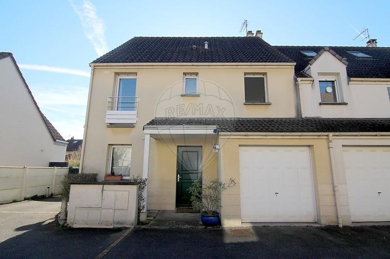 Maison - 104 m² - 6 pièces