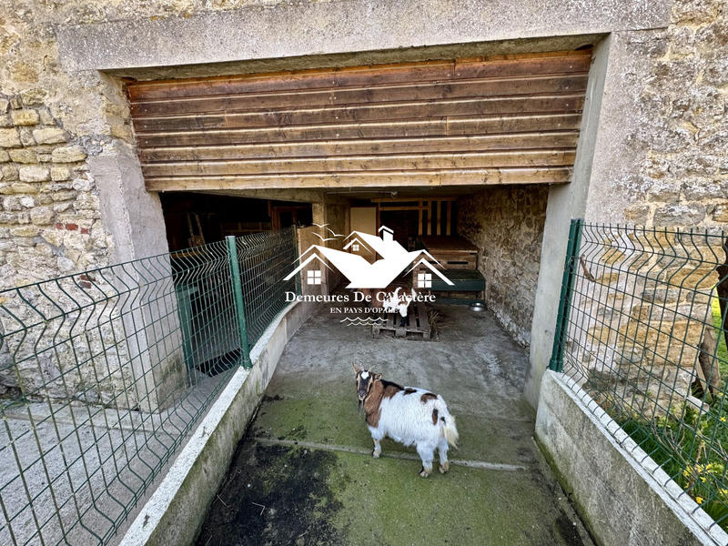 Maison - 318 m² - 12 pièces