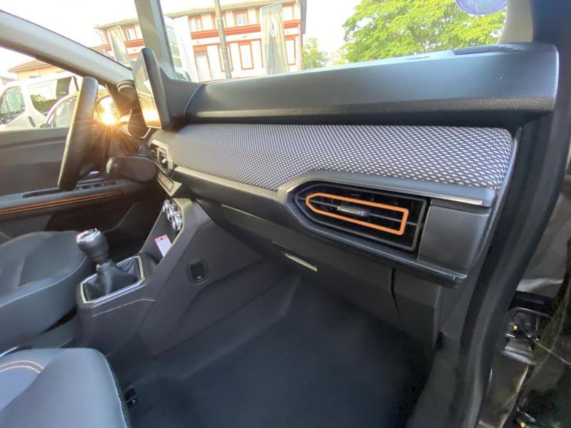 Dacia sandero III Stepway 90 Ch Essence Confort garantie 12 mois