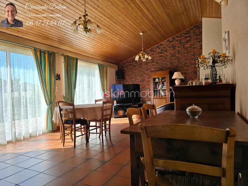 Pavillon - 211 m² - 6 pièces