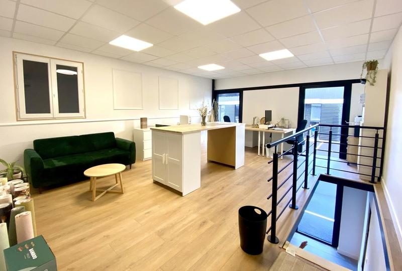 Bureau - 272 m² - 1 pièce