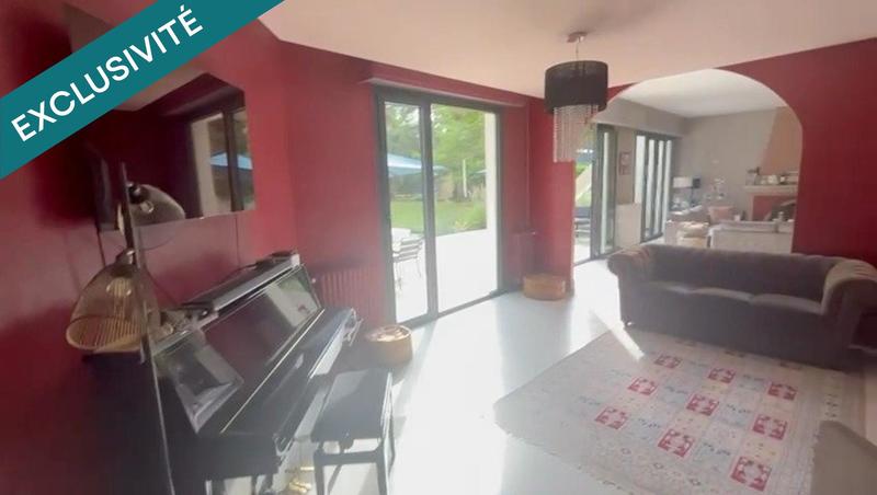 Maison - 320 m² - 9 pièces