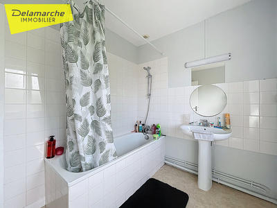 Maison - 216 m² - 9 pièces